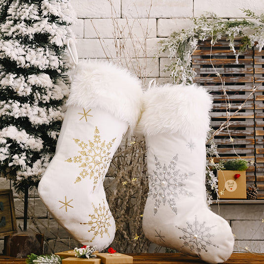 Bulk Christmas Decor 2023 Hollow-out Velvet Pearl Snowflake Christmas Socks Gifts Wholesale